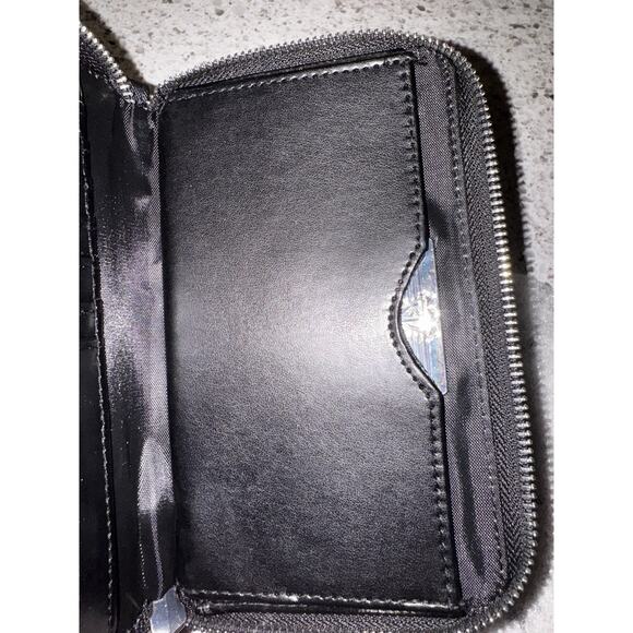 ⭐️Disney Buckle down  Wallet,Rectangle Zip Around,Signature D Logo, Black - Picture 7 of 11